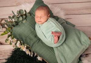 Lire la suite à propos de l’article L’emmaillotage : une technique douce pour apaiser et sublimer bébé en séance photo