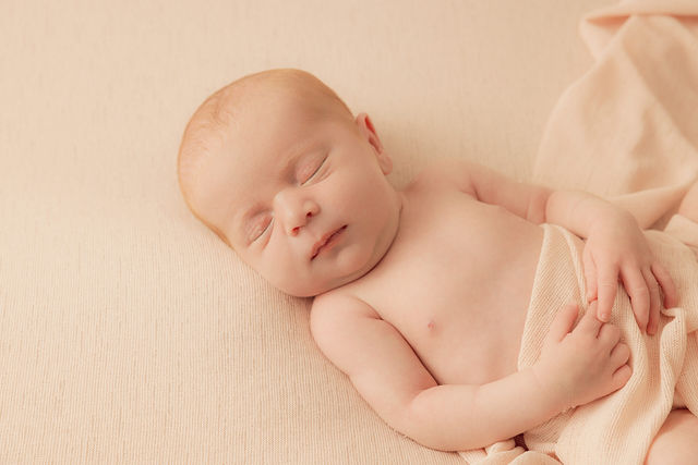 Photo Nouveau Né Studio Versailles